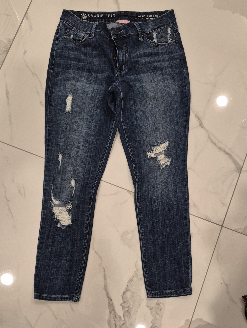 Laurie Felt Ripped Skinny Jeans in Dark Blue Wash